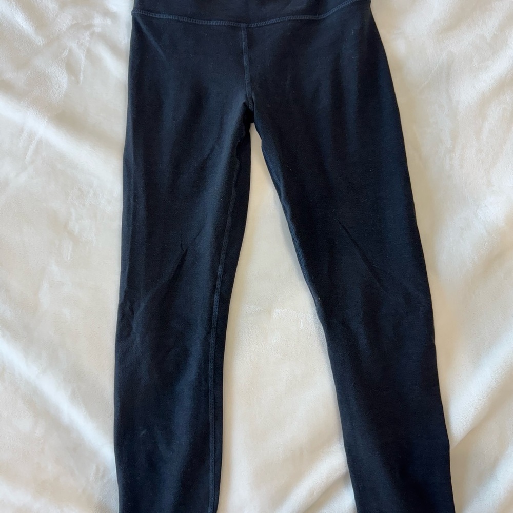Vuori Black Leggings Sleek Form-Fitting Design